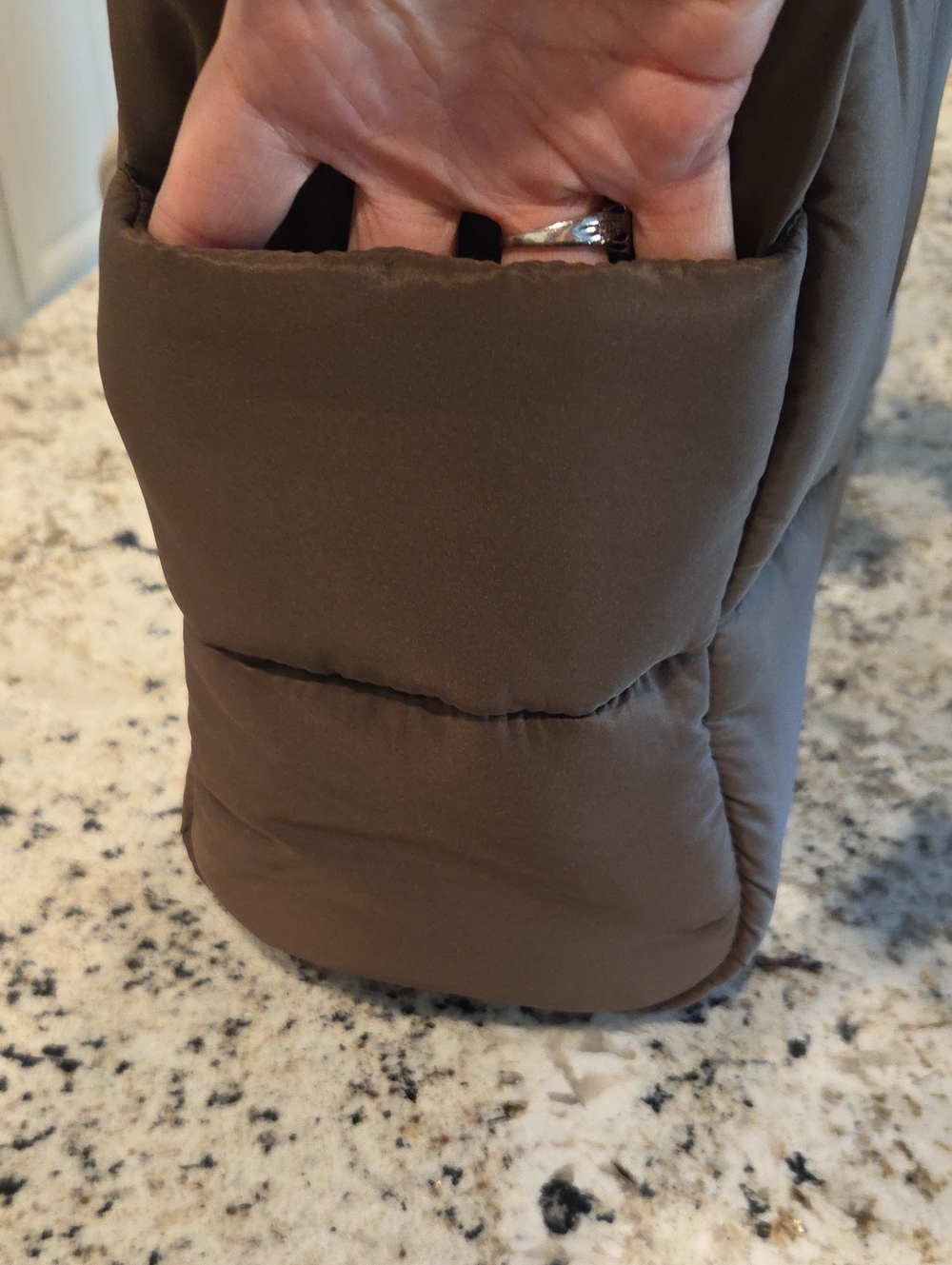 Wilo Multi Pocket Travel Weekender Quilted Puffer Tote in Brown - Picture 4 of 11